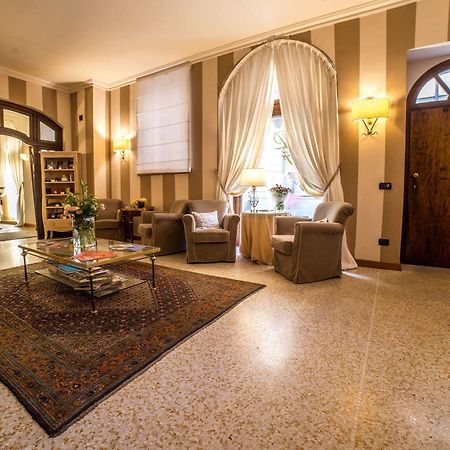 Palazzo Finati Bed & Breakfast Alba  Eksteriør bilde