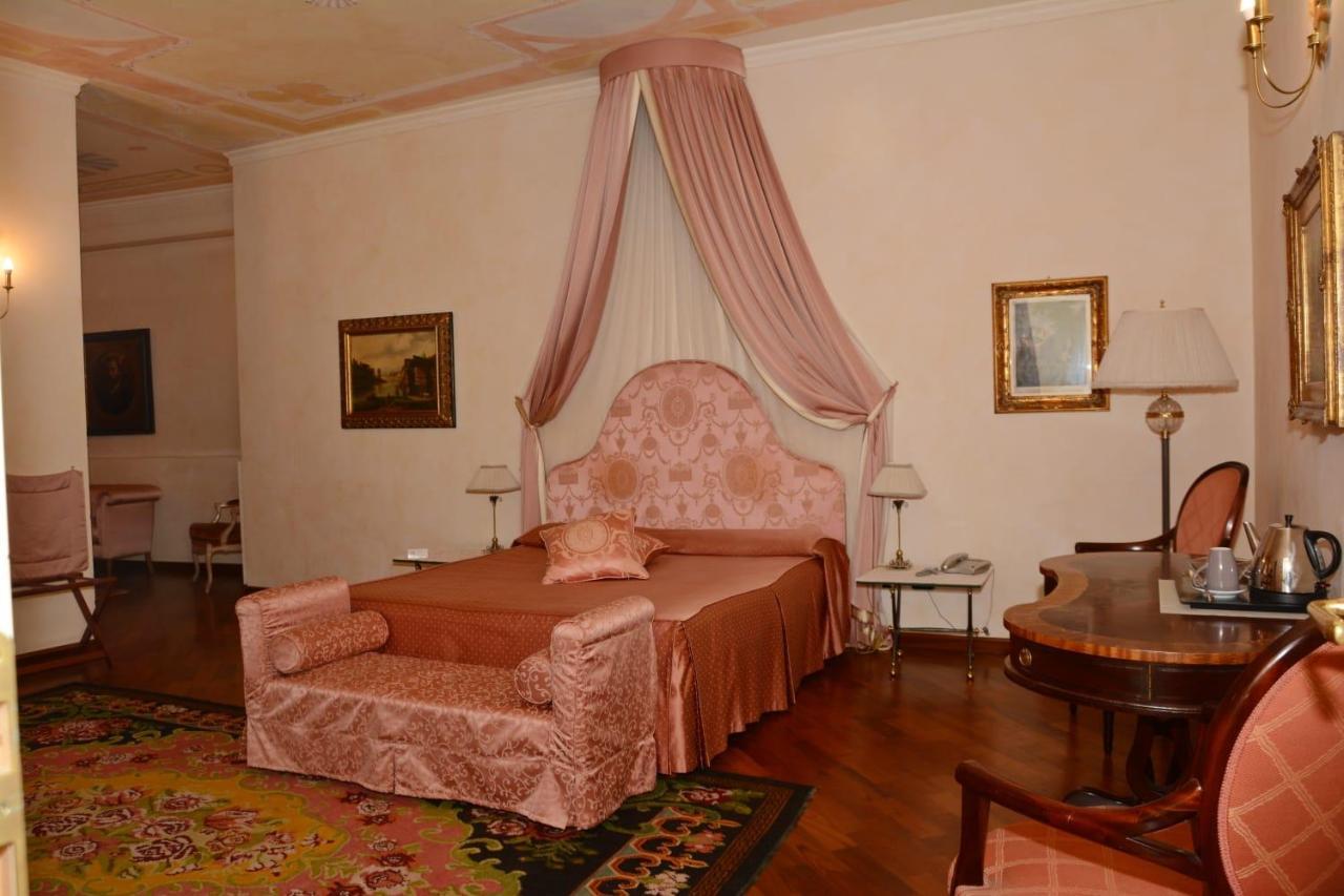 Palazzo Finati Bed & Breakfast Alba  Eksteriør bilde