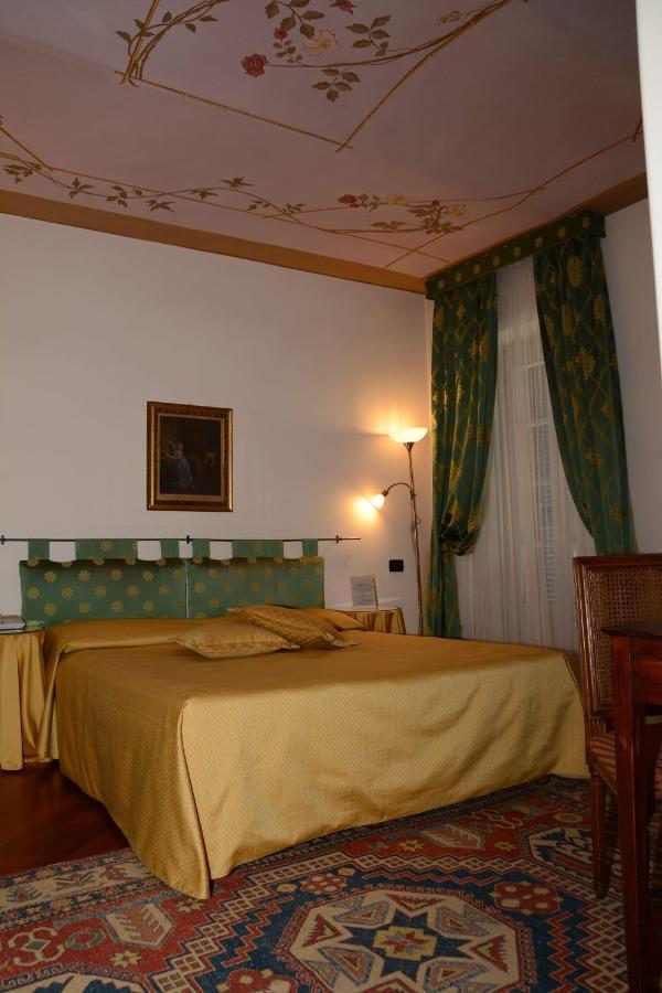 Palazzo Finati Bed & Breakfast Alba  Eksteriør bilde