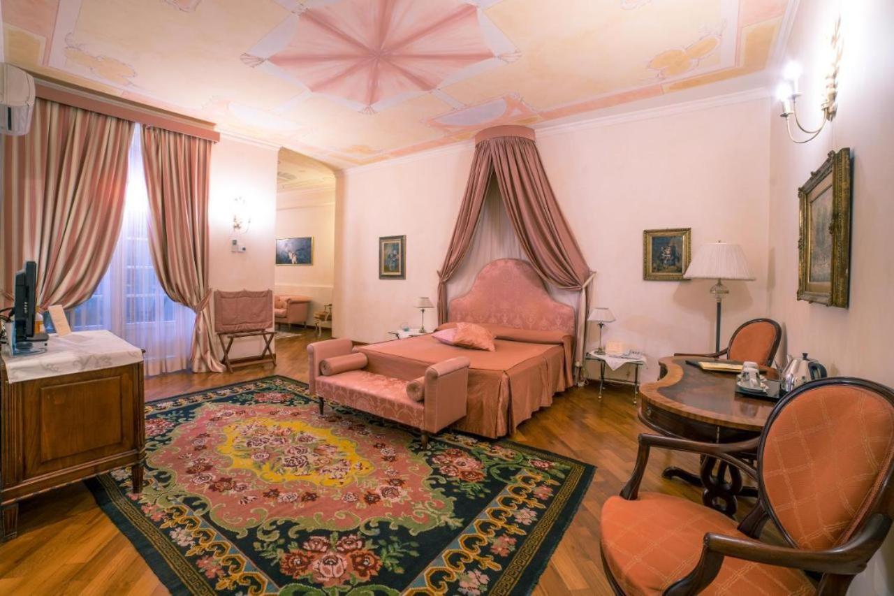 Palazzo Finati Bed & Breakfast Alba  Eksteriør bilde