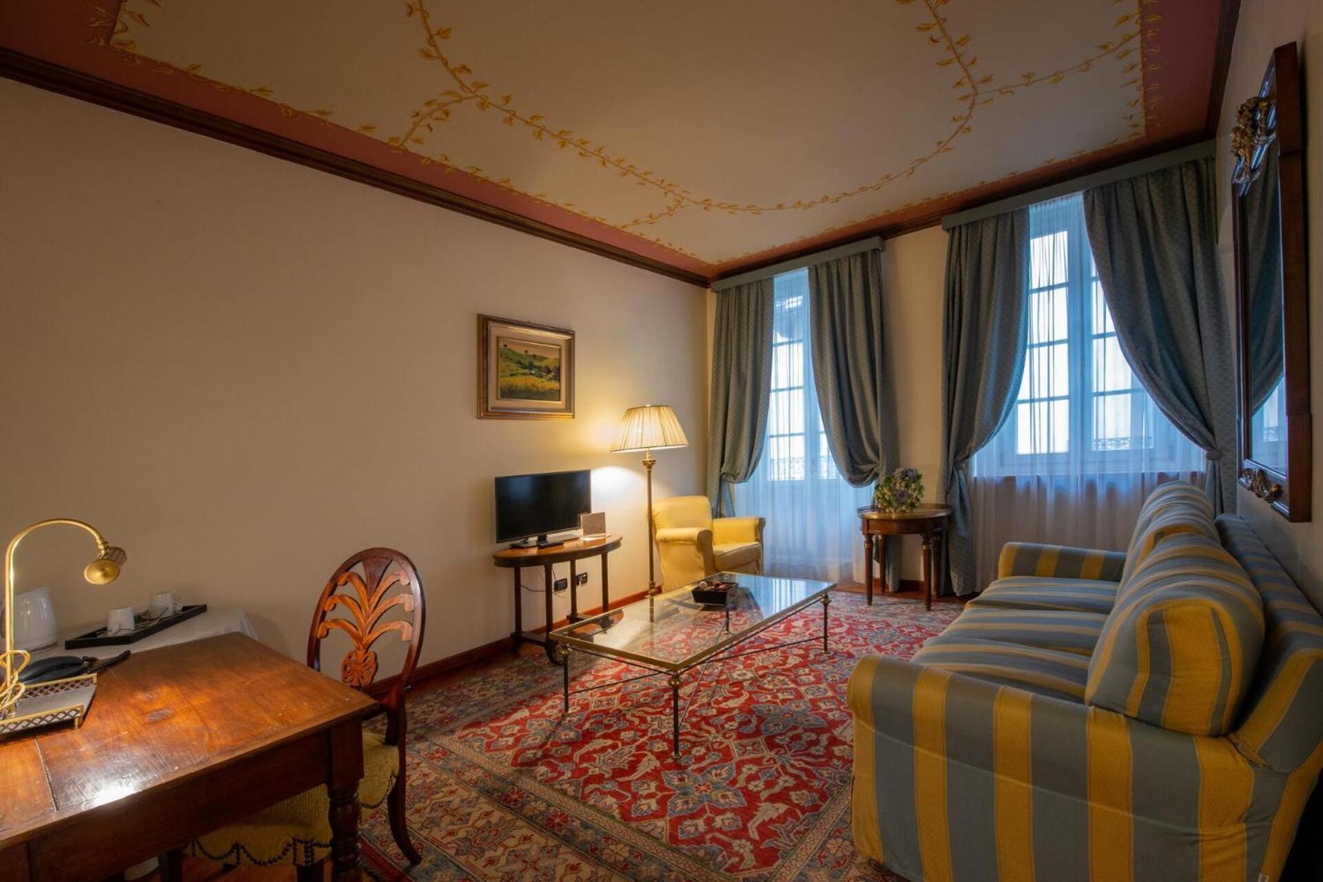 Palazzo Finati Bed & Breakfast Alba  Eksteriør bilde