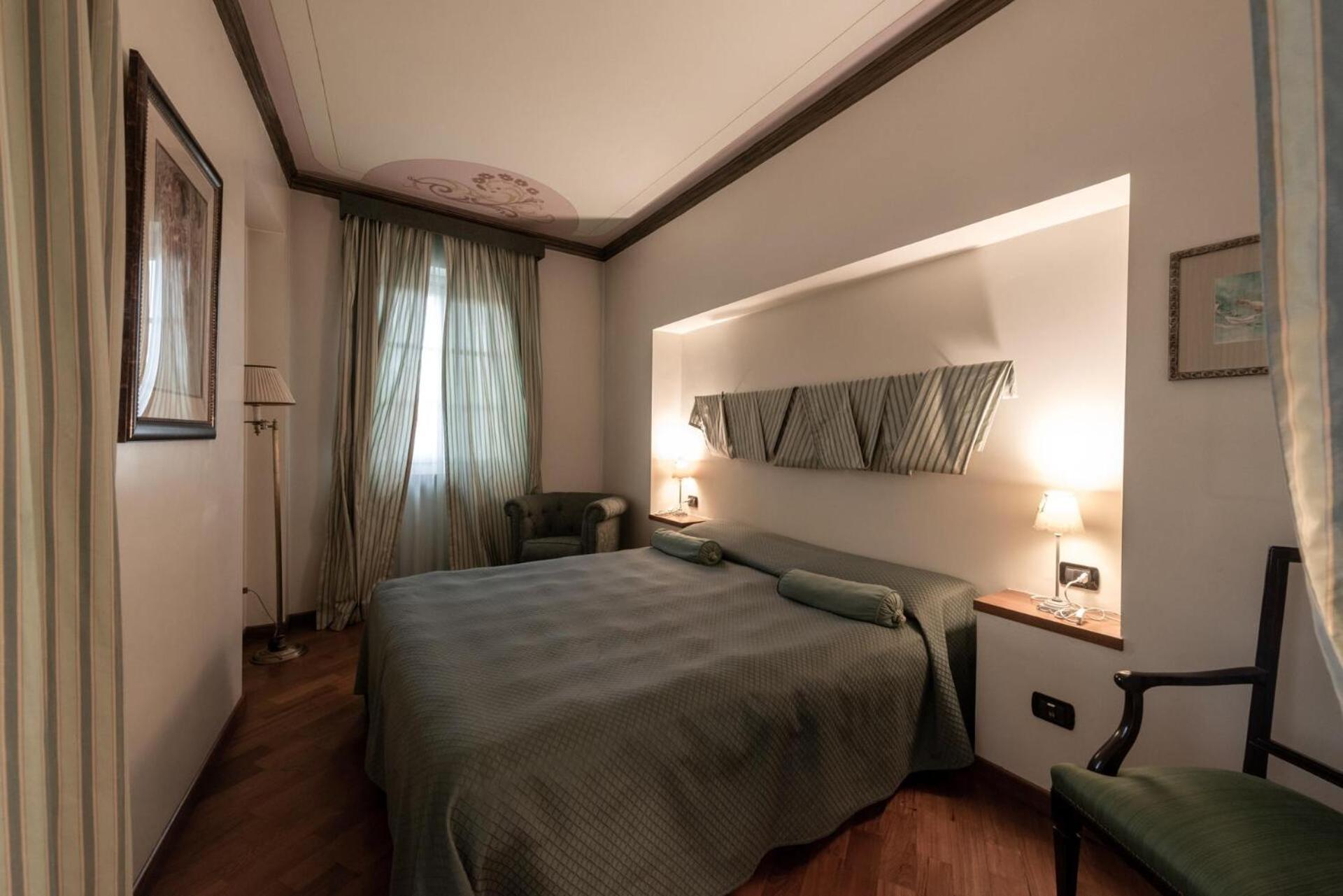 Palazzo Finati Bed & Breakfast Alba  Eksteriør bilde