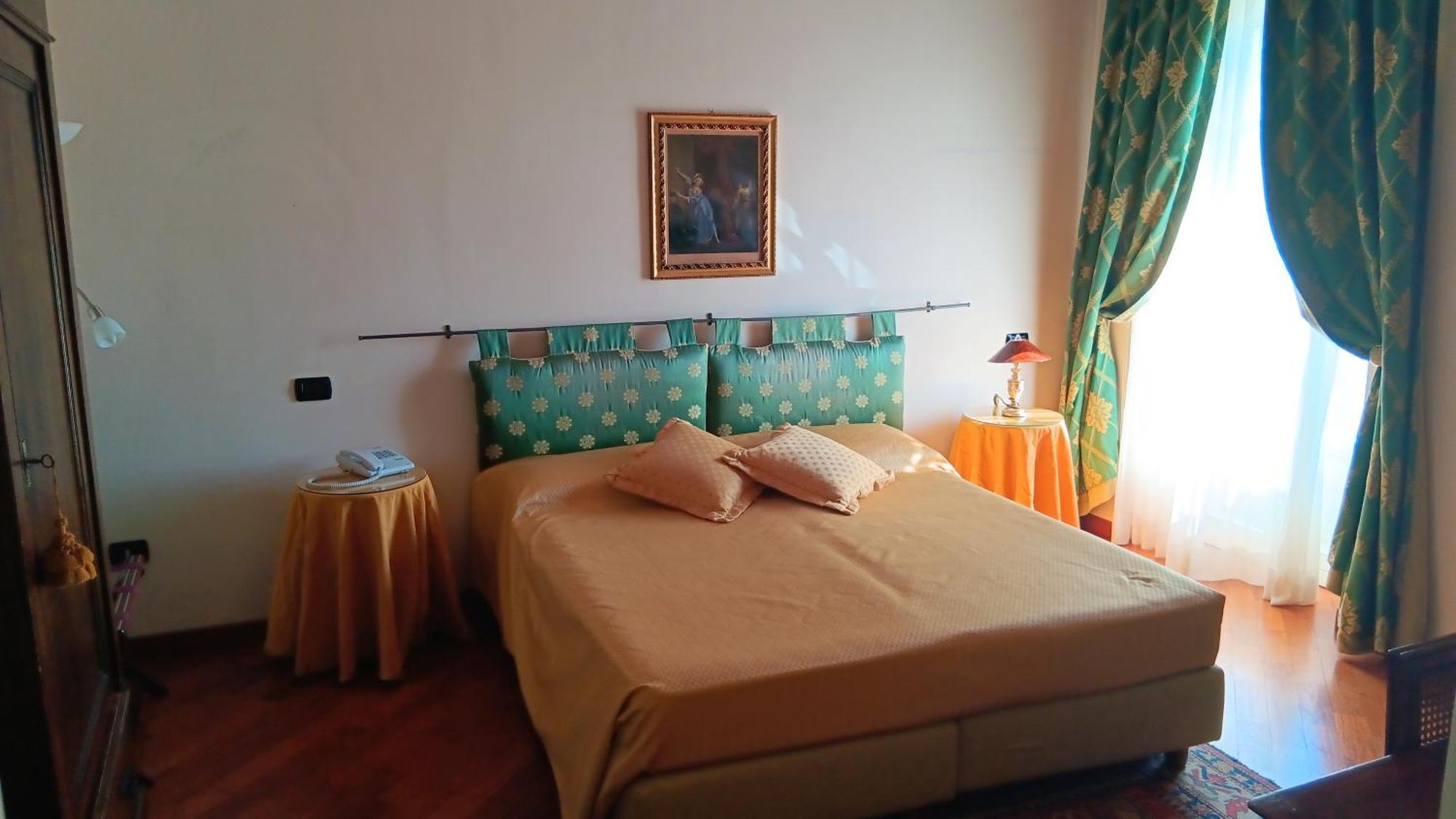 Palazzo Finati Bed & Breakfast Alba  Eksteriør bilde