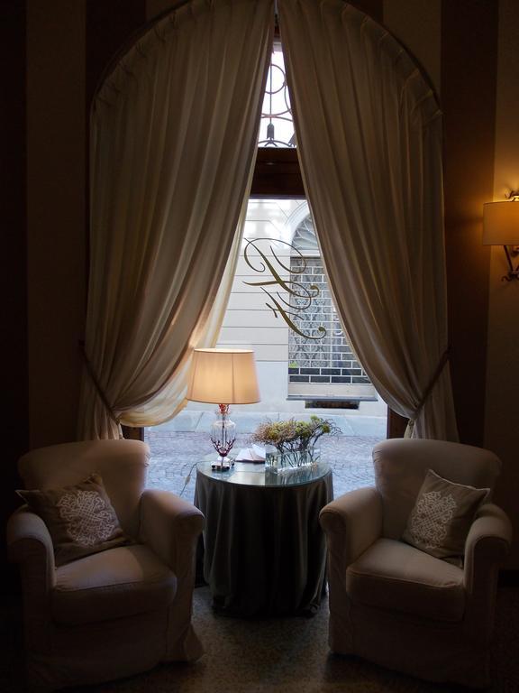 Palazzo Finati Bed & Breakfast Alba  Eksteriør bilde
