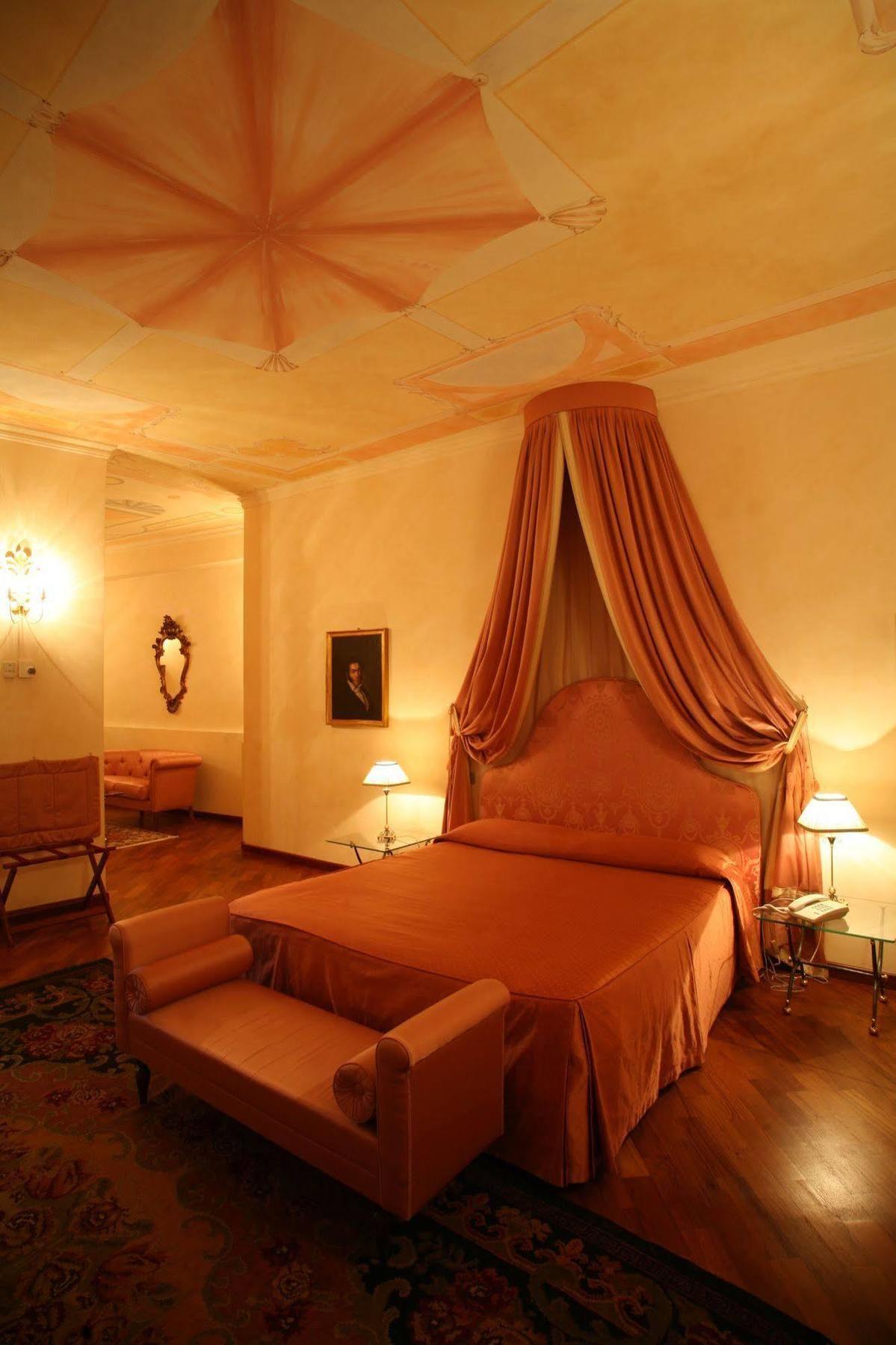 Palazzo Finati Bed & Breakfast Alba  Eksteriør bilde
