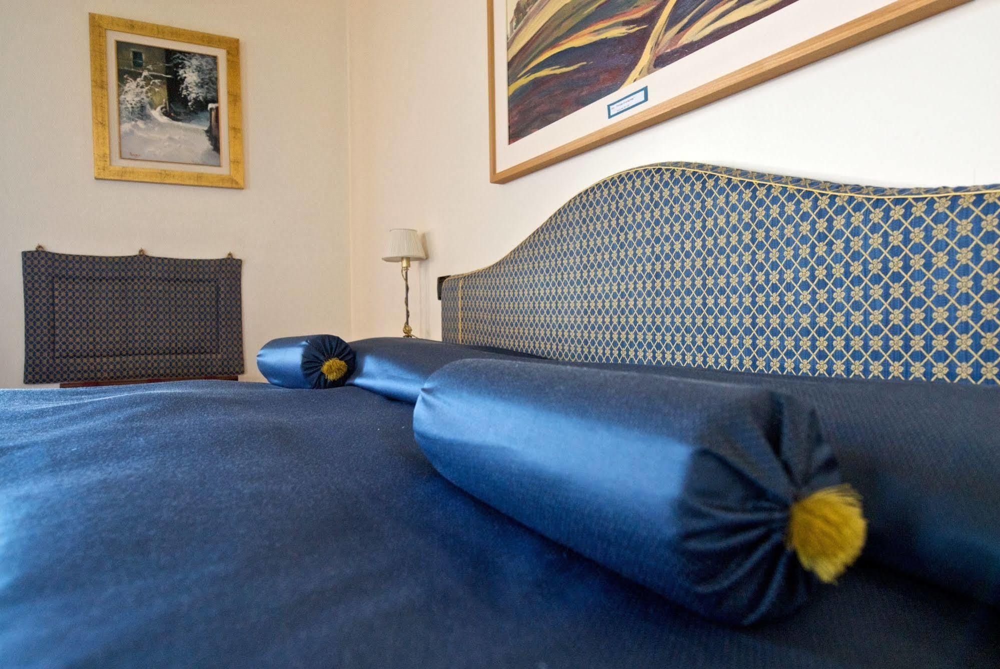 Palazzo Finati Bed & Breakfast Alba  Eksteriør bilde